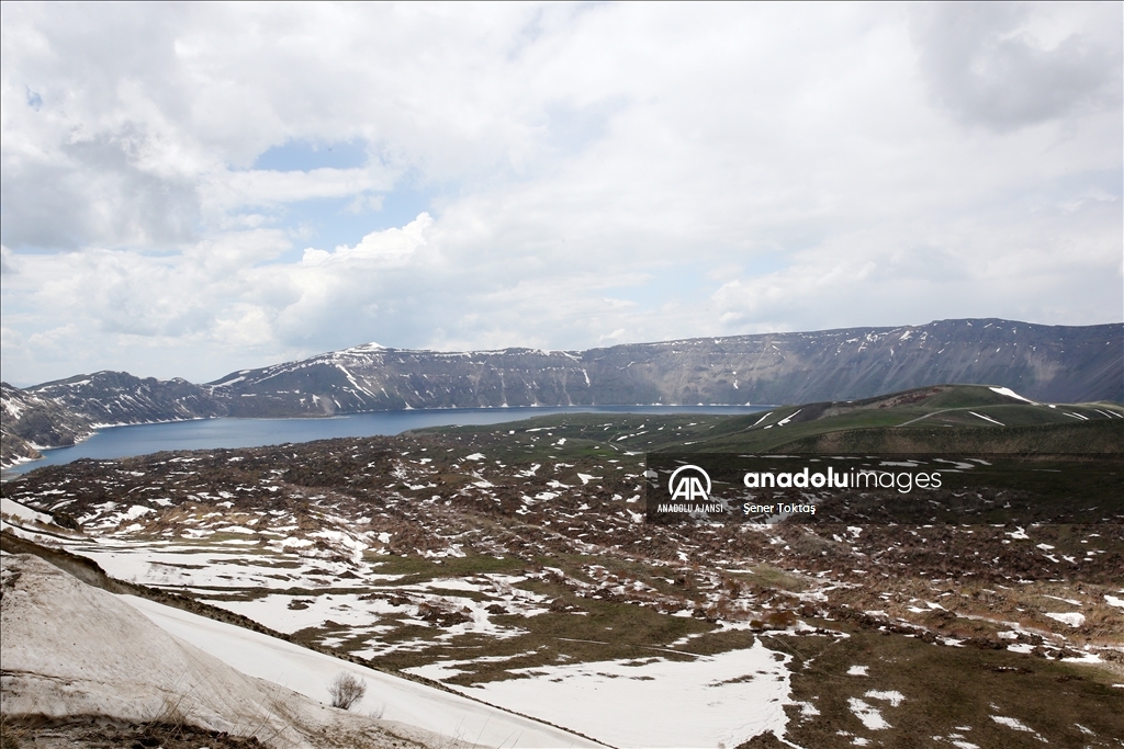 Bitlis'te Nemrut Krater Gölü'nün yolu ulaşıma açıldı