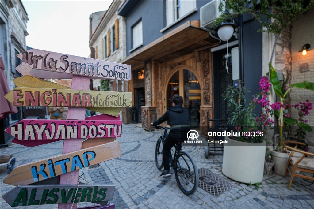 Urla Yarımadası’ndaki “Sanat Sokağı”