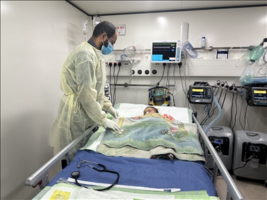 Полевой госпиталь ОАЭ в городе Рафах в Газе обслуживает больных и раненых, вопреки атакам Израиля