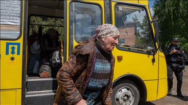 Ukrayna'da cephe hattına yakın bölgelerde yaşayan siviller tahliye edildi