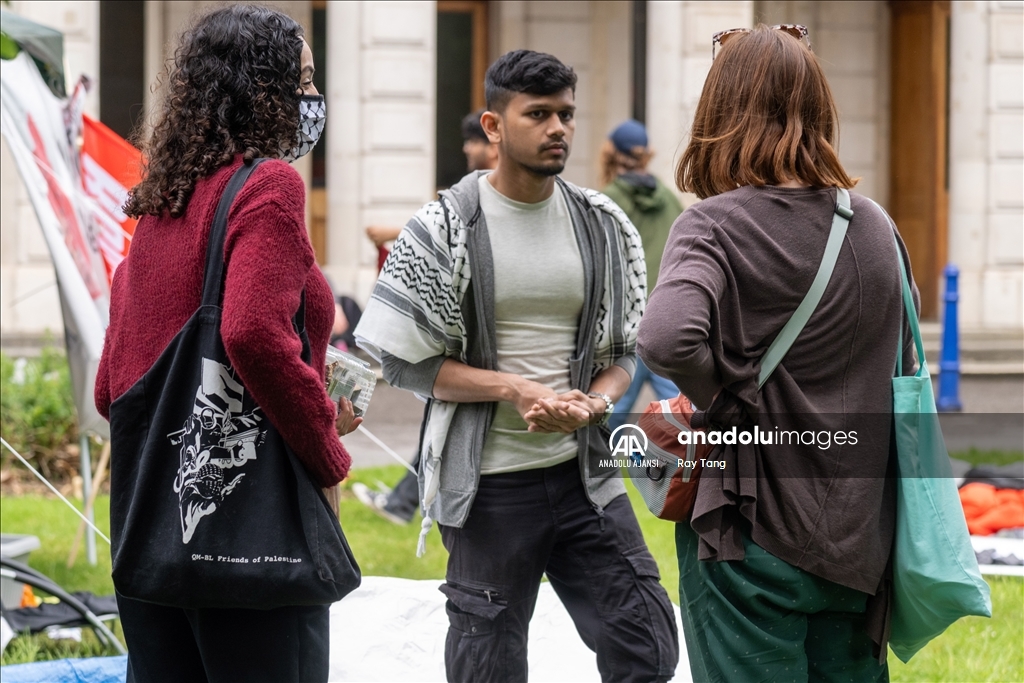 İngiltere'de Filistin'e destek gösterilerine Queen Mary Üniversitesi öğrencileri de katıldı