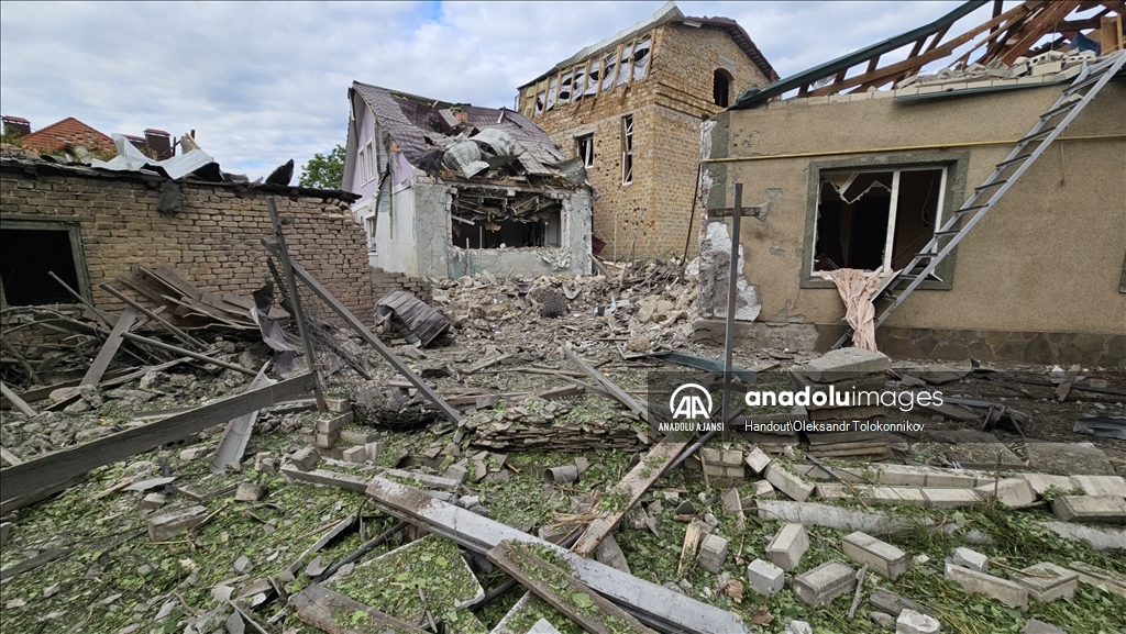 Rusya, Herson'a hava saldırısı düzenledi: 19 yaralı