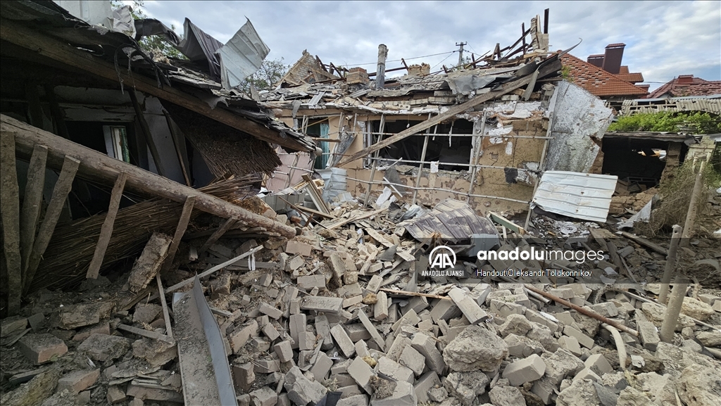 Rusya, Herson'a hava saldırısı düzenledi: 19 yaralı