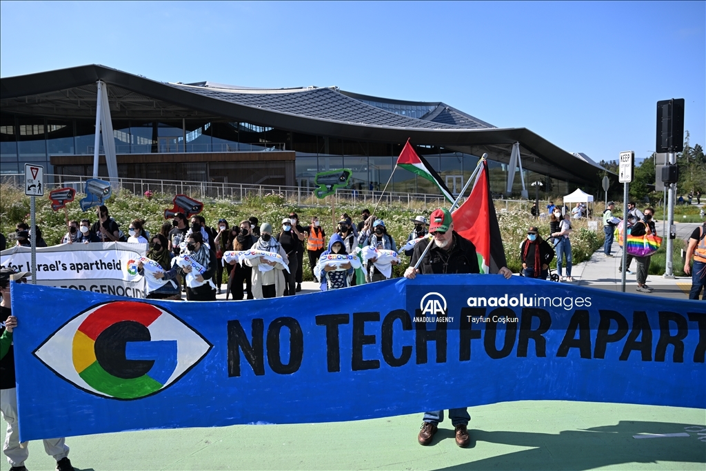 Акция протеста у штаб-квартиры Google: пропалестинские активисты протестуют против проекта «Нимбус»