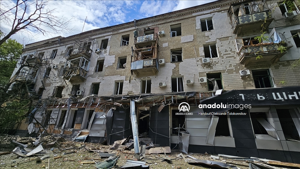 Rusya, Herson'a hava saldırısı düzenledi: 19 yaralı