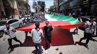 Filistinliler, Nekbe'nin 76. yıl dönümü nedeniyle yürüyüş düzenledi