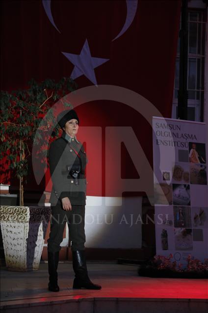 Samsun'da Milli Mücadele'nin kadın kahramanlarının yeniden tasarlanan kıyafetleri defilede sergilendi