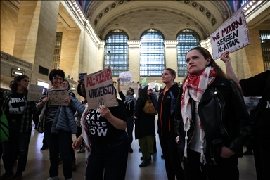 В Центральном вокзале Нью-Йорка прошла акция протеста преподавателей против атак на Газу