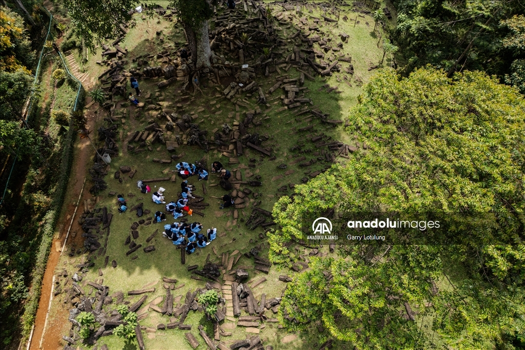 Endonezya'da "aydınlanma dağı" olarak bilinen Gunung Padang