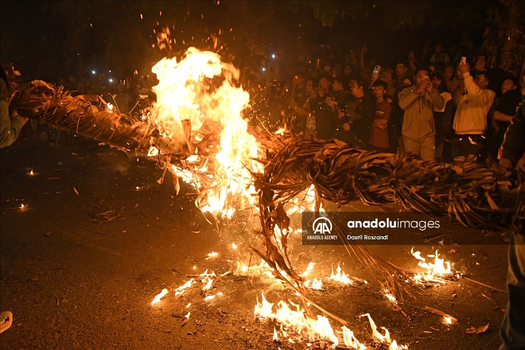 Indonesian Torch War