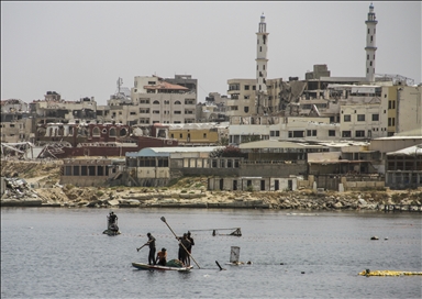Палестинские рыбаки продолжают заниматься ловлей в разрушенном порту Газы