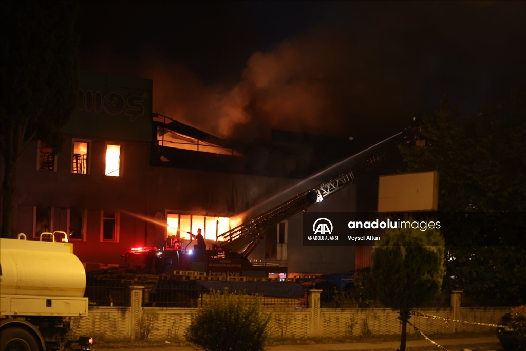 Samsun'da yatak fabrikasında yangın çıktı