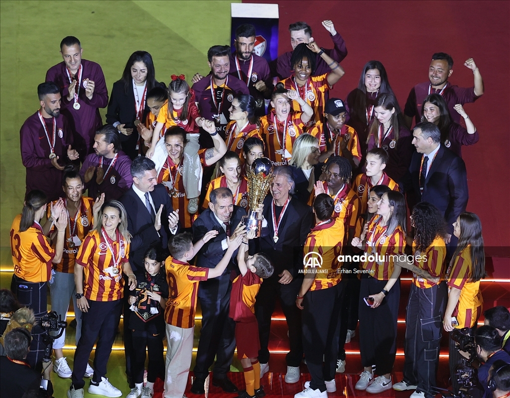 Galatasaray Futbol Takımı, RAMS Park'ta şampiyonluğu kutladı