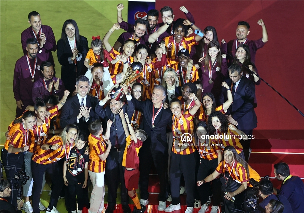 Galatasaray Futbol Takımı, RAMS Park'ta şampiyonluğu kutladı