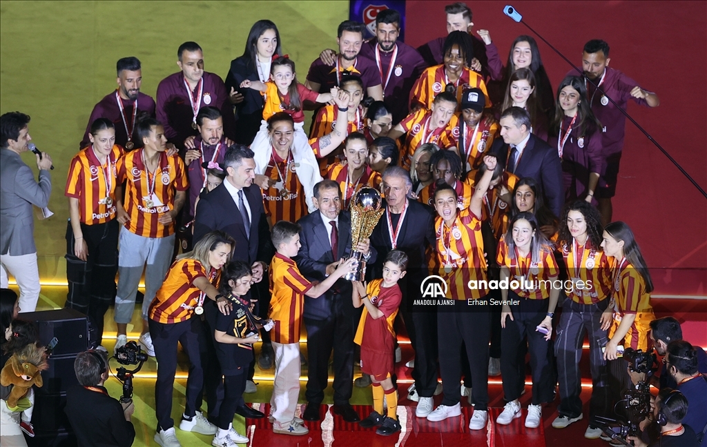 Galatasaray Futbol Takımı, RAMS Park'ta şampiyonluğu kutladı