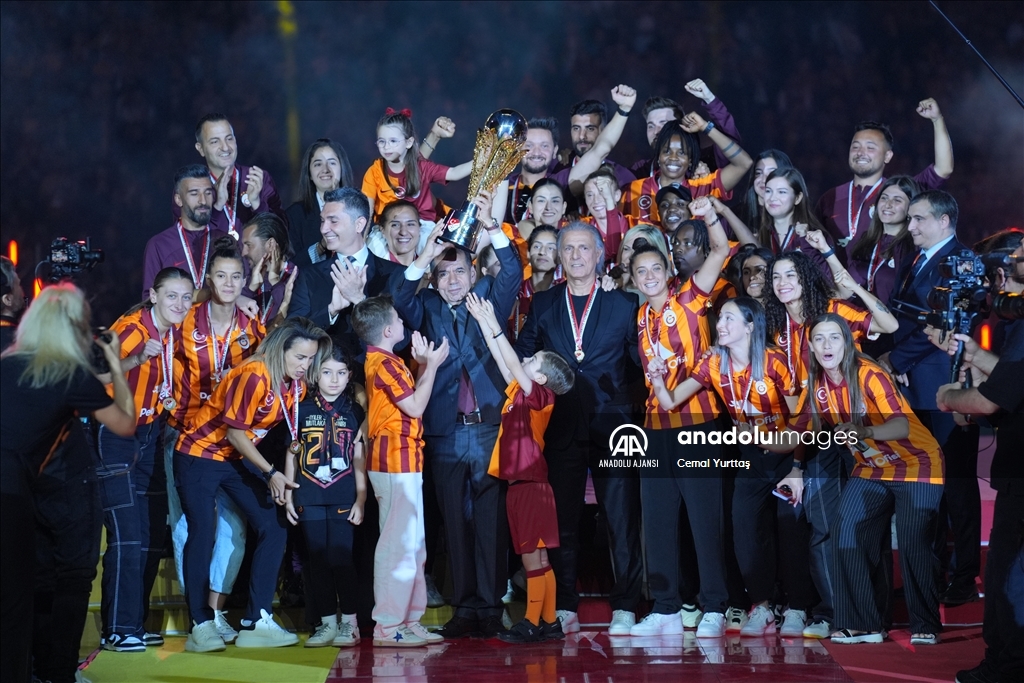 Galatasaray Futbol Takımı, RAMS Park'ta şampiyonluğu kutladı