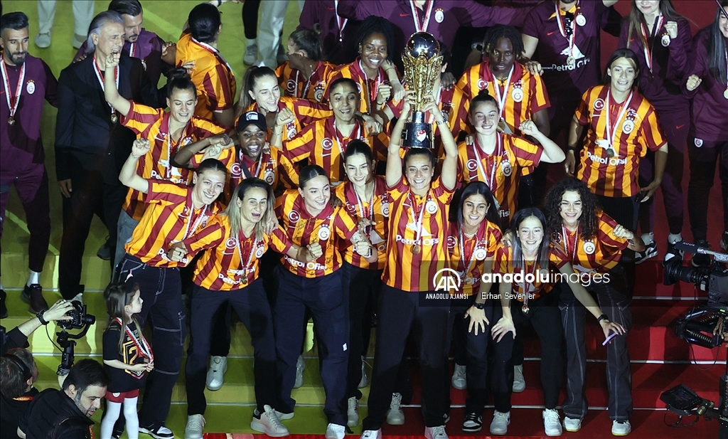 Galatasaray Futbol Takımı, RAMS Park'ta şampiyonluğu kutladı