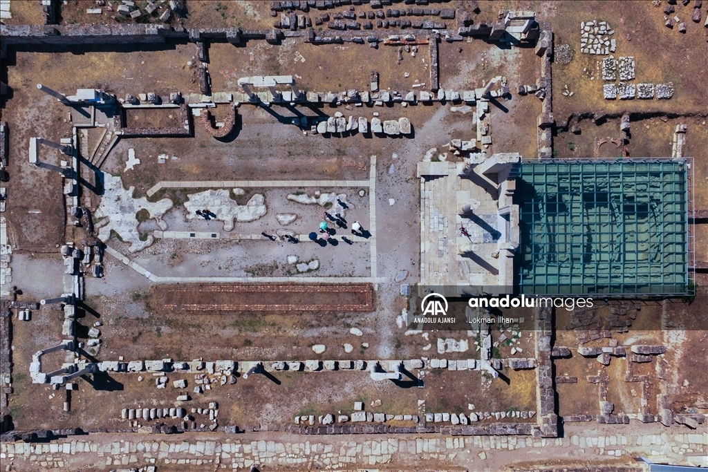 Laodikya'da 21 yıllık kazılarda 5 bin üzerinde tarihi eser gün yüzüne çıkarıldı