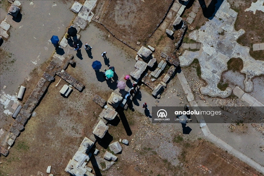 Laodikya'da 21 yıllık kazılarda 5 bin üzerinde tarihi eser gün yüzüne çıkarıldı