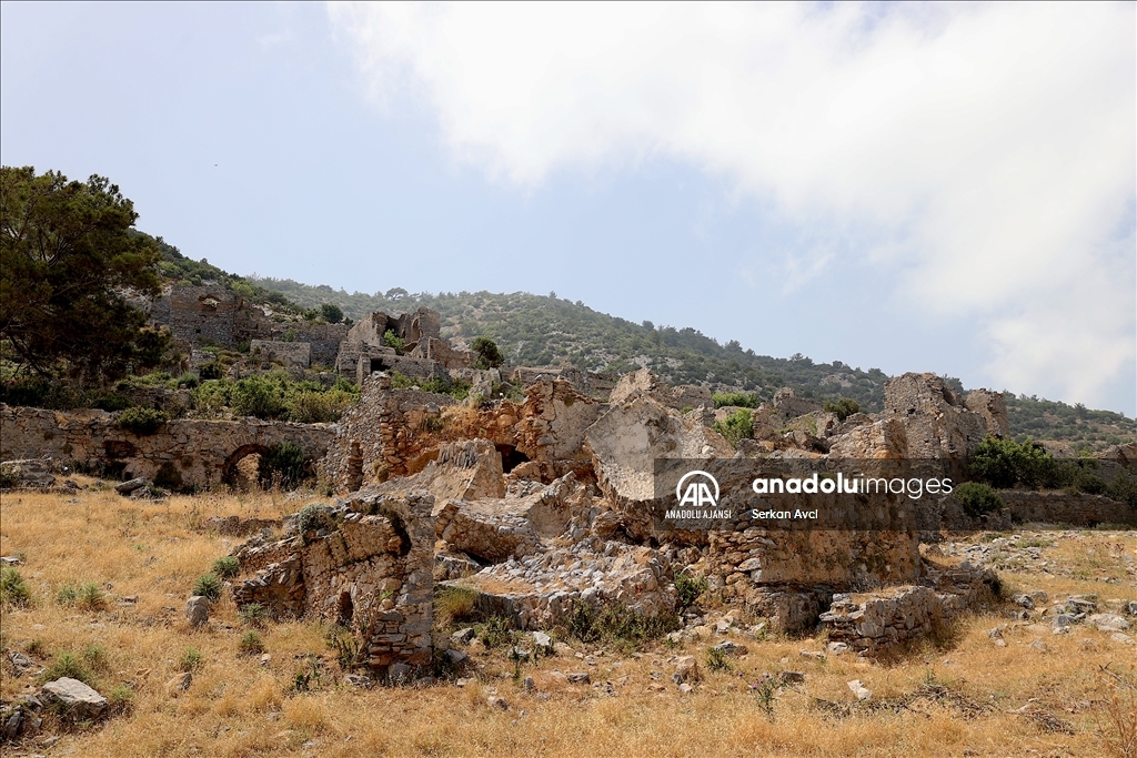 Mersin'deki Anemurium Antik Kenti'nde kazı ve restorasyon sürüyor