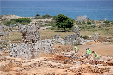 В античном городе Анемуриум в Мерсине продолжаются работы по раскопкам и реставрации