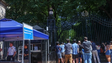 Columbia Üniversitesi'nde Filistin destekçisi öğrenciler kamp alanını yeniden kuruyor