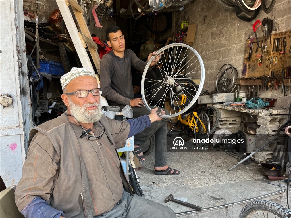Fuel shortage increases demand for bicycles in Gaza under Israeli attacks