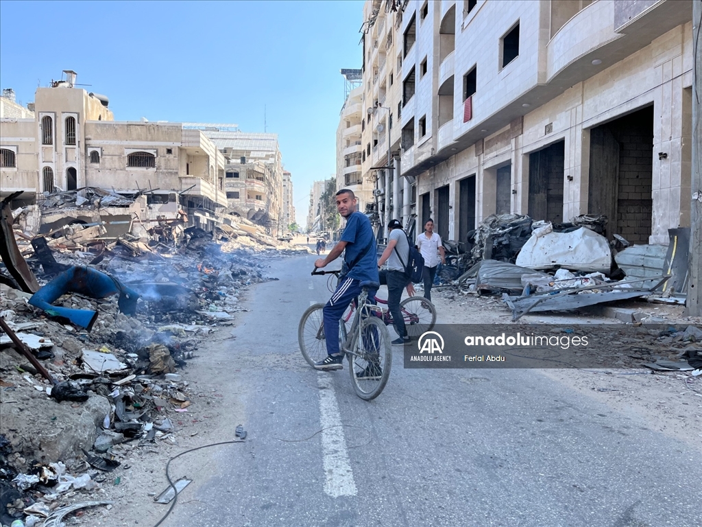 Fuel shortage increases demand for bicycles in Gaza under Israeli attacks