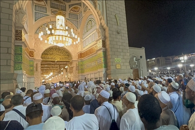 Poslanikova džamija u Medini prepuna vjernika i posjetilaca