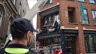 Hollanda'da öğrencilerin Filistin'e destek gösterisine polis müdahale etti