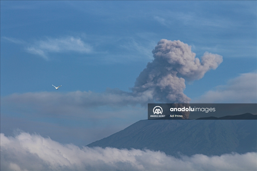 Marapi Volcano In Indonesia Erupts, Spewing Lava Up To 600 Meters Above ...