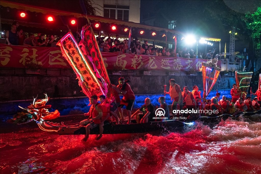 Çin'de Ejderha Kayığı Festivali