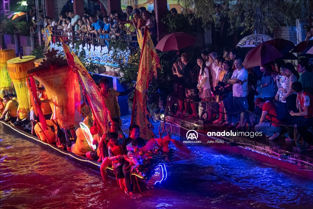 Çin'de Ejderha Kayığı Festivali