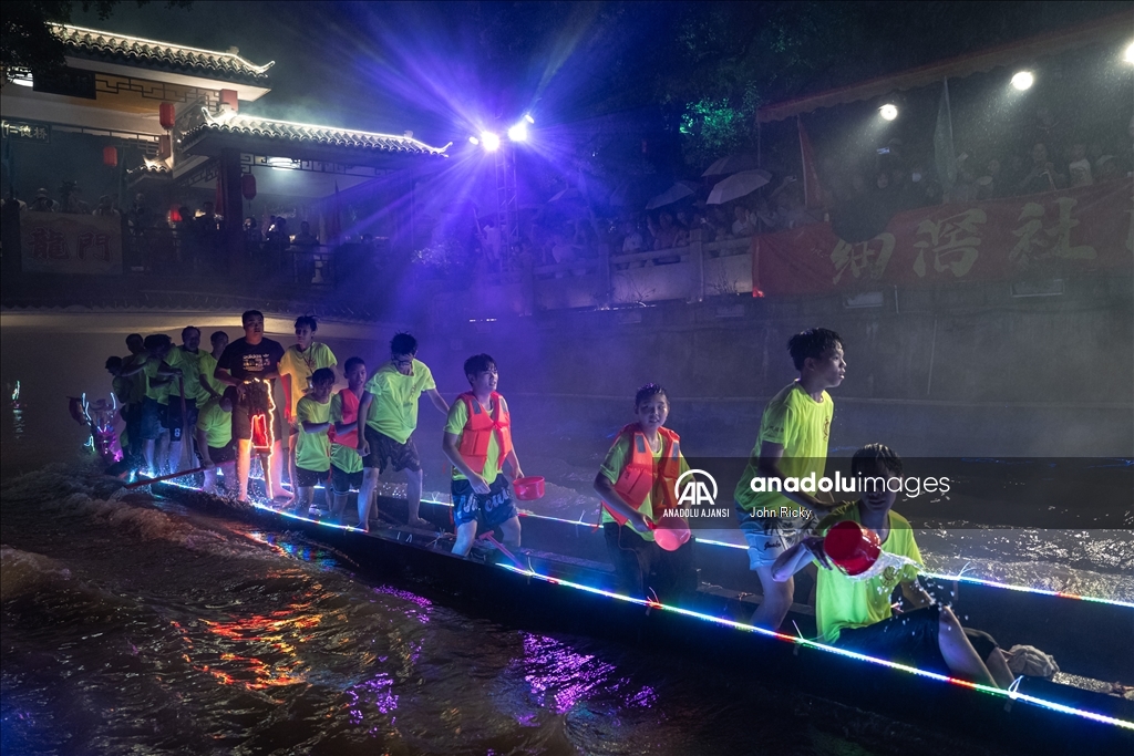 Çin'de Ejderha Kayığı Festivali