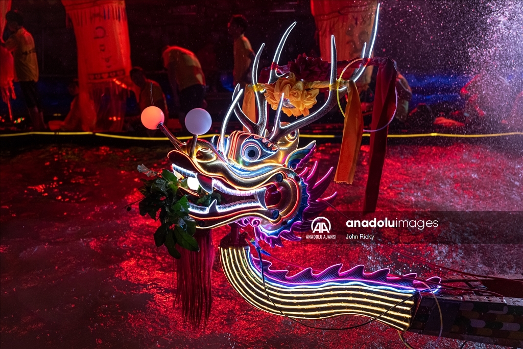 Çin'de Ejderha Kayığı Festivali