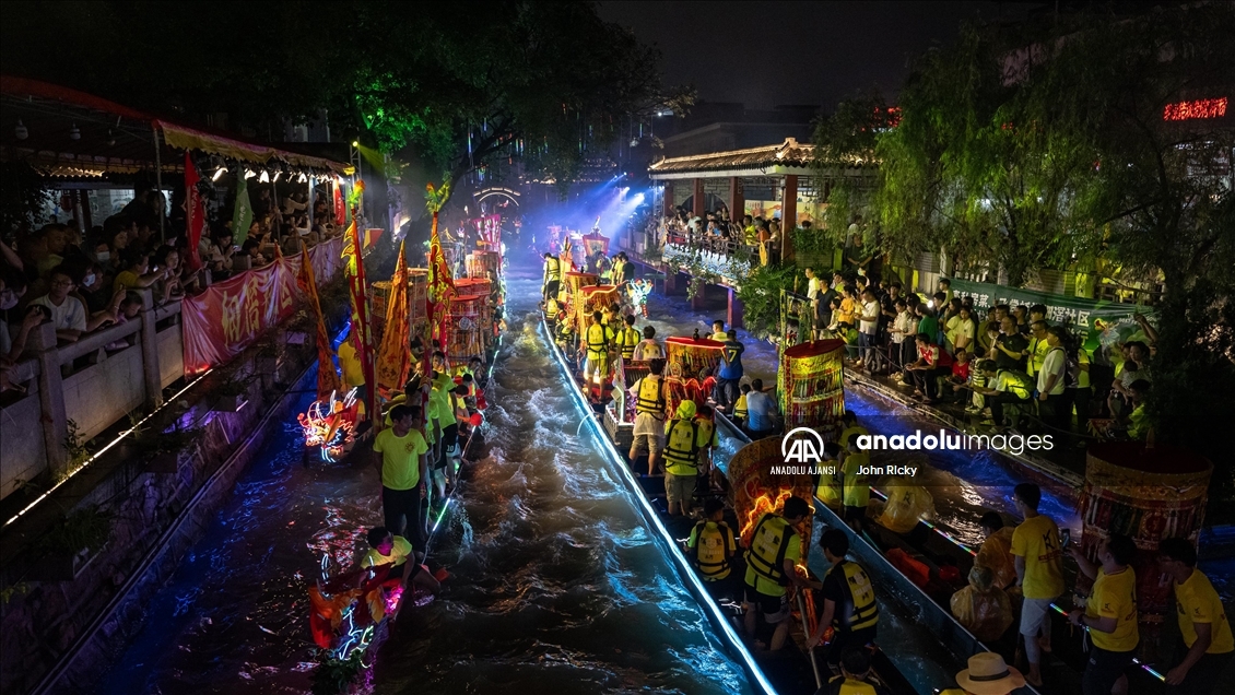 Çin'de Ejderha Kayığı Festivali