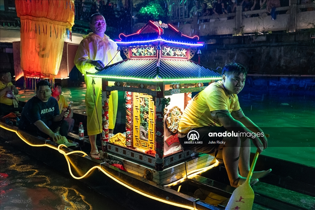 Çin'de Ejderha Kayığı Festivali