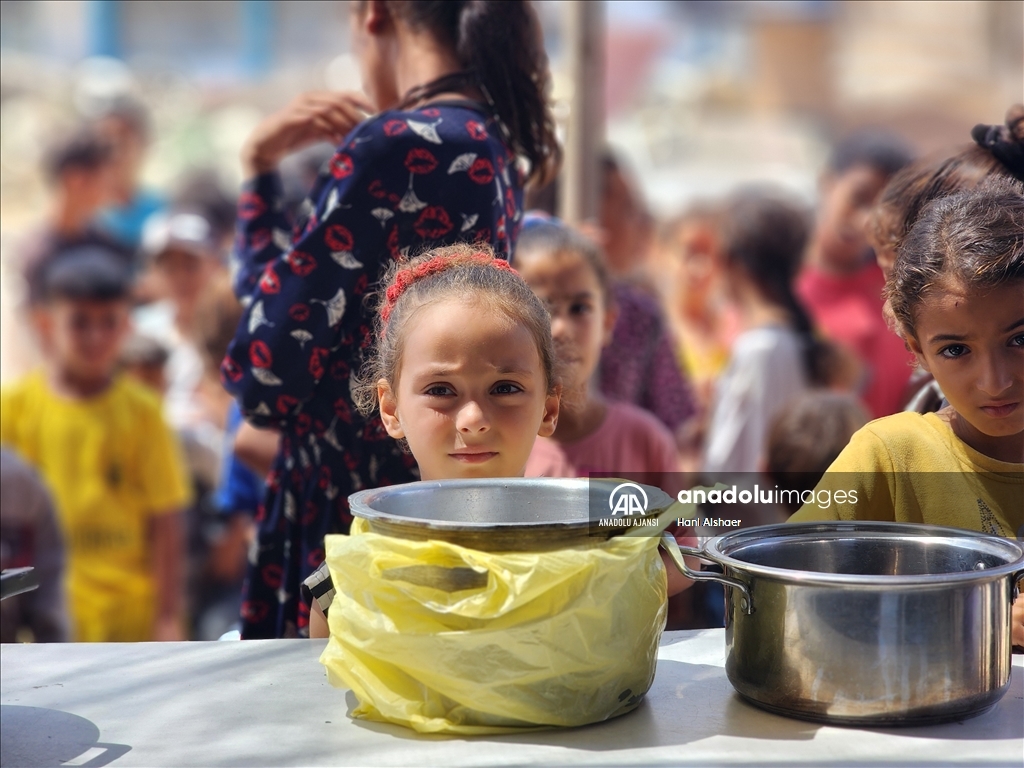 World Central Kitchen, Gazze'de yerinden edilmiş Filistinlilere yemek dağıttı