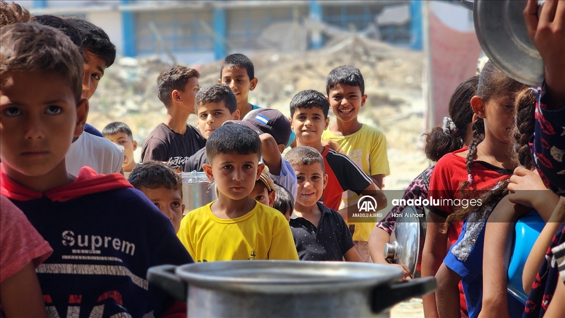 World Central Kitchen, Gazze'de yerinden edilmiş Filistinlilere yemek dağıttı