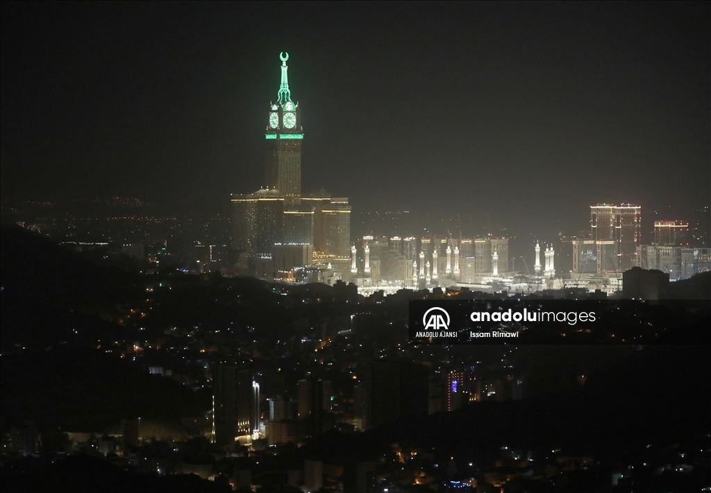 İlk vahyin geldiği Nur Dağı hacı adaylarının akınına uğruyor