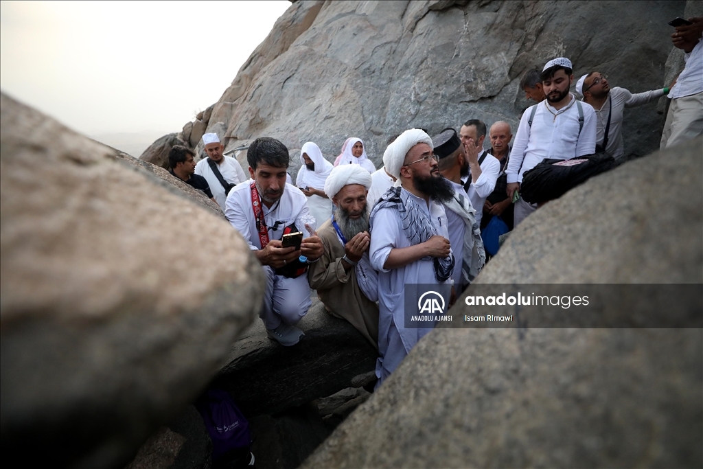 İlk vahyin geldiği Nur Dağı hacı adaylarının akınına uğruyor
