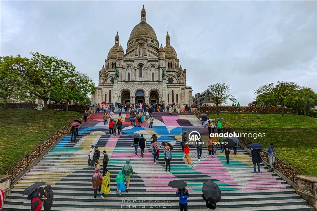 Paris'in simgelerinden Sacre Coeur Bazilikası