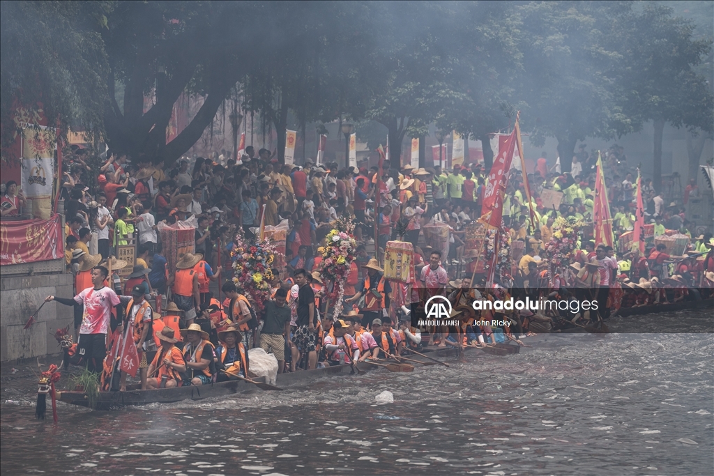 Çin'de Ejderha Kayığı Festivali