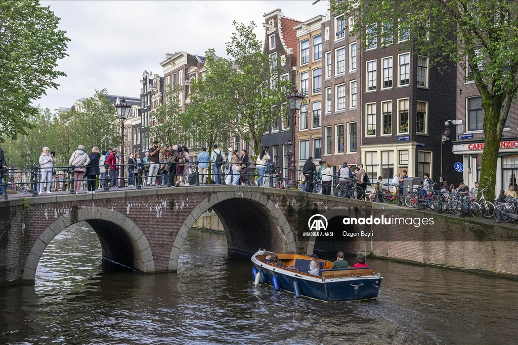 Hollanda'da tekne gezisi