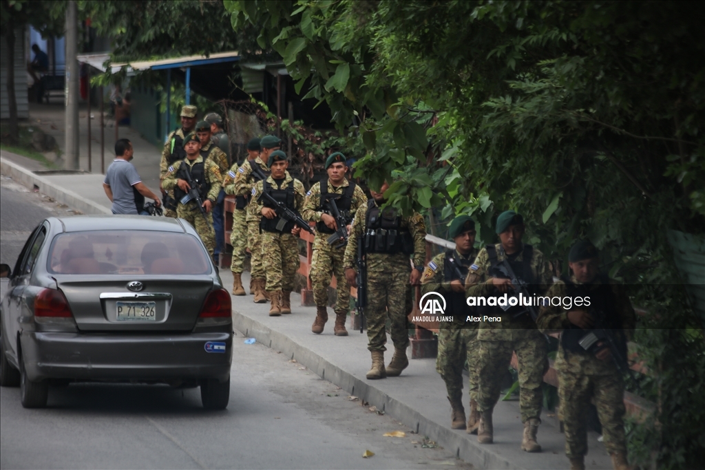 El Salvador'da çetelere karşı çok sayıda asker ve polis memuru görevlendirildi