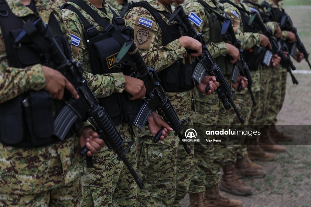 El Salvador'da çetelere karşı çok sayıda asker ve polis memuru görevlendirildi