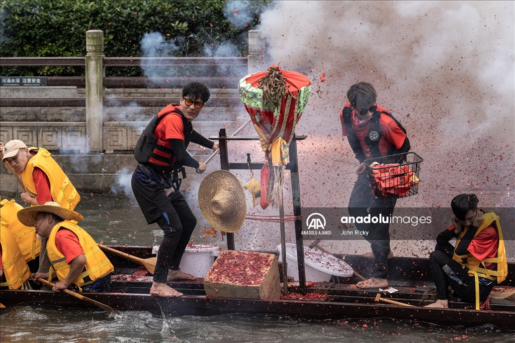 Çin'de Ejderha Kayığı Festivali