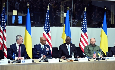 Главы Минобороны стран НАТО обсудят "враждебную деятельность" РФ и поддержку Украине