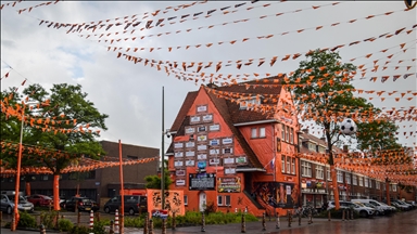 EURO 2024 öncesi Hollanda Milli Takımı'na destek amacıyla Lahey'deki sokak turuncuya büründü