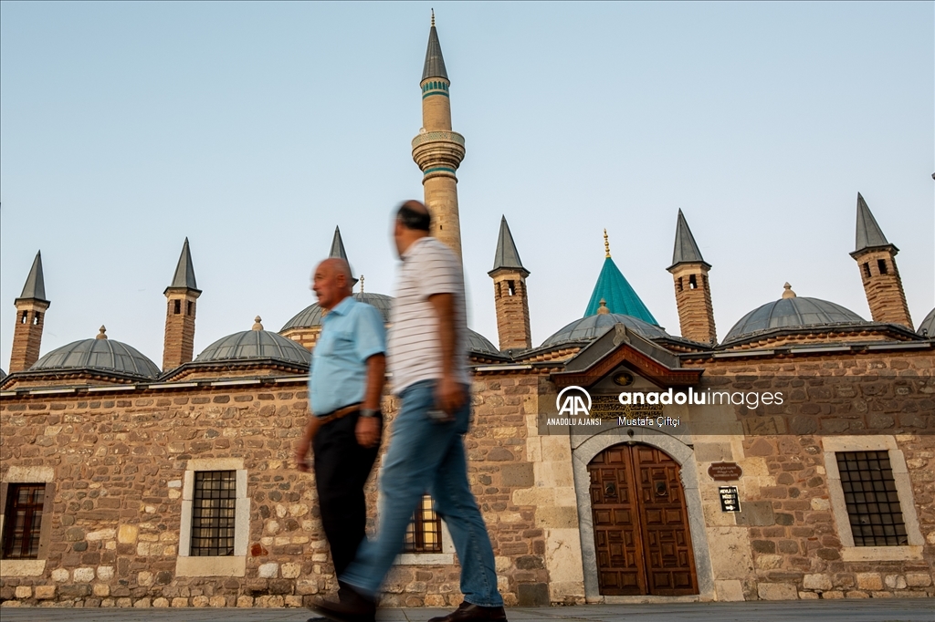 Mevlana Müzesi'nin simgesi "Yeşil Kubbe" yıllara meydan okuyor